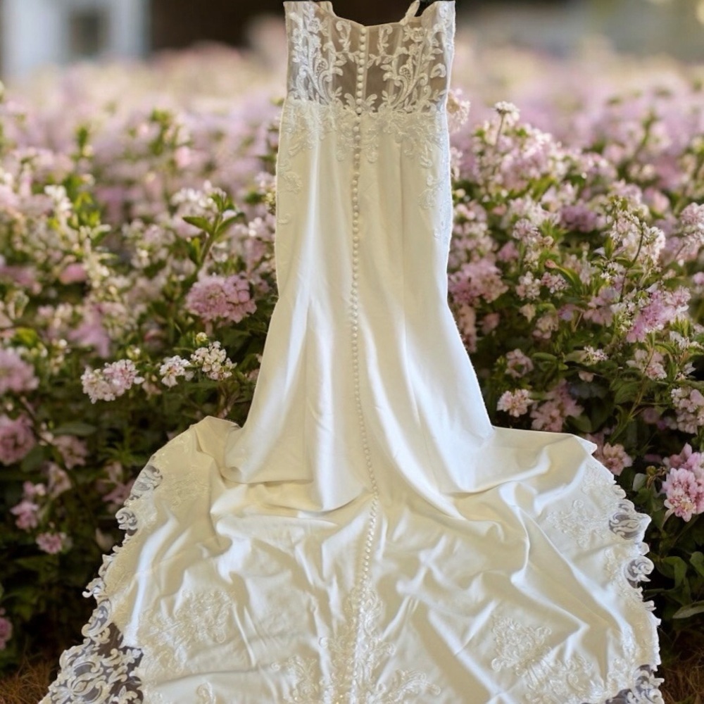 Madi Lane WHITTNEY Wedding Dress – Serene Collection | Size 14 | $2,200 Retail - Picture 12 of 16